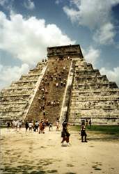 Die groe Pyramide von Chichen Itza
