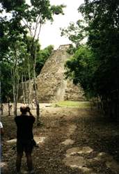 Die groe Pyramide in Coba (42 m hoch)